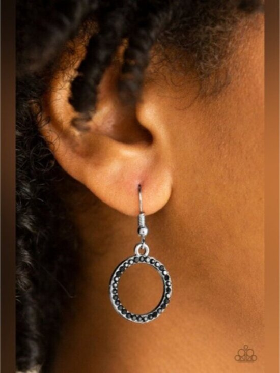 All In Favor Necklace - Picture 2 of 3